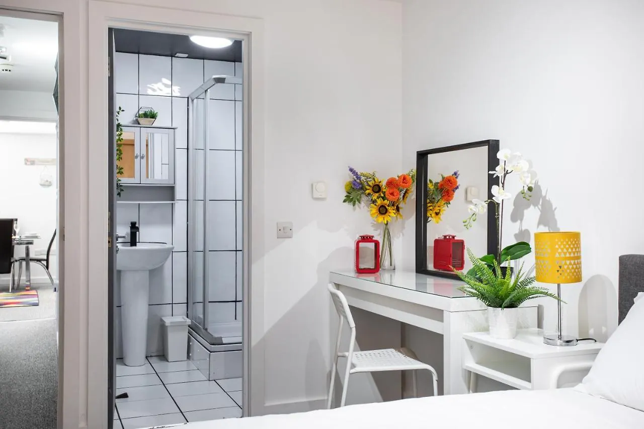 Malone Crescent Apartment - 2Br, 2B In City Centre Belfast