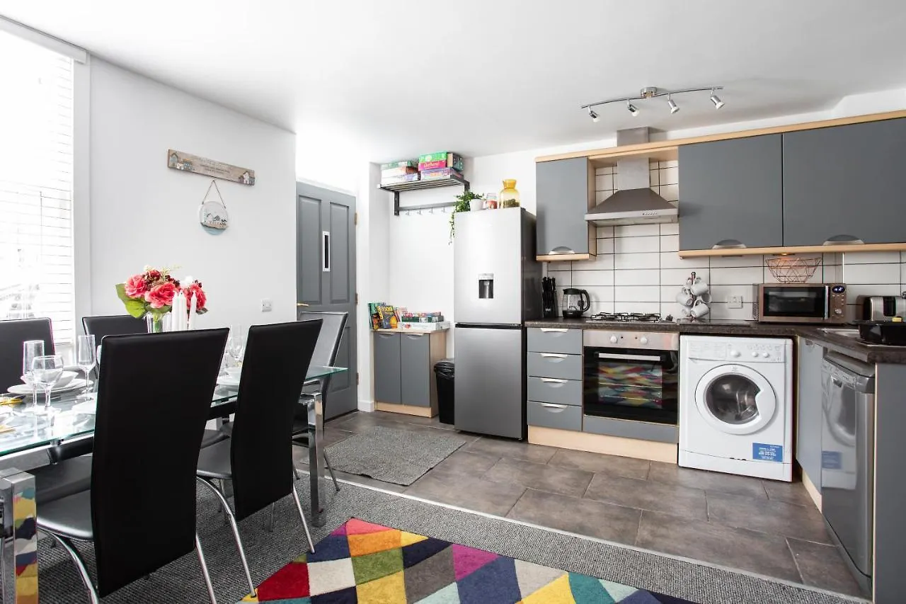 Malone Crescent Apartment - 2Br, 2B In City Centre Belfast 0*,